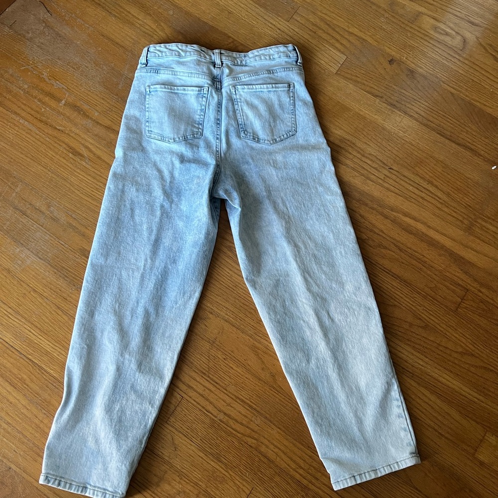 Light Wash High-Waisted Jeans